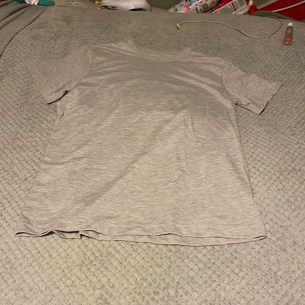 plain grey t-shirt